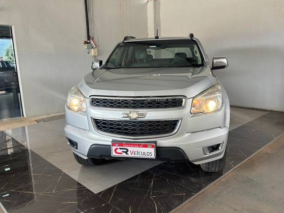 CHEVROLET S10 2.5 LTZ 4X4 CD 16V FLEX 4P MANUAL CHEVROLET S10 2.5 LTZ 4X4 CD 16V FLEX 4P MANUAL